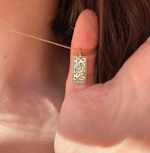 Load image into Gallery viewer, Tarot card necklaces
